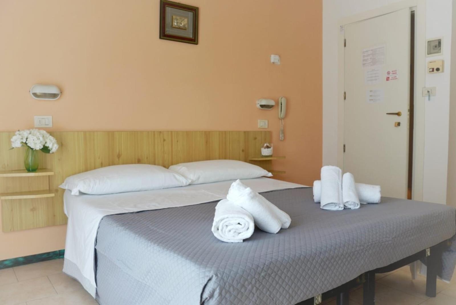 Hotel Malibu Mare Rimini Exterior photo